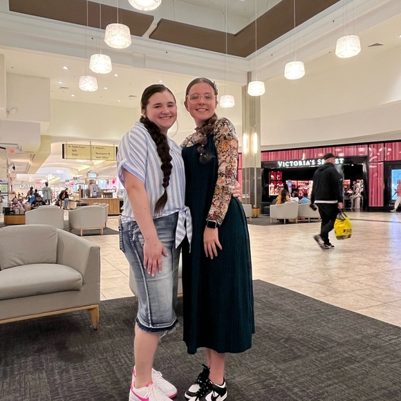 Meet your Posher, Cassidy - Picture 8 of 12